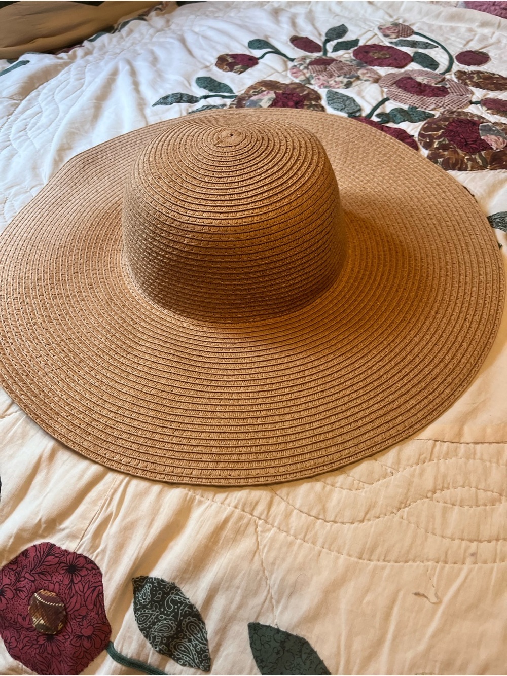 Floppy sun hat